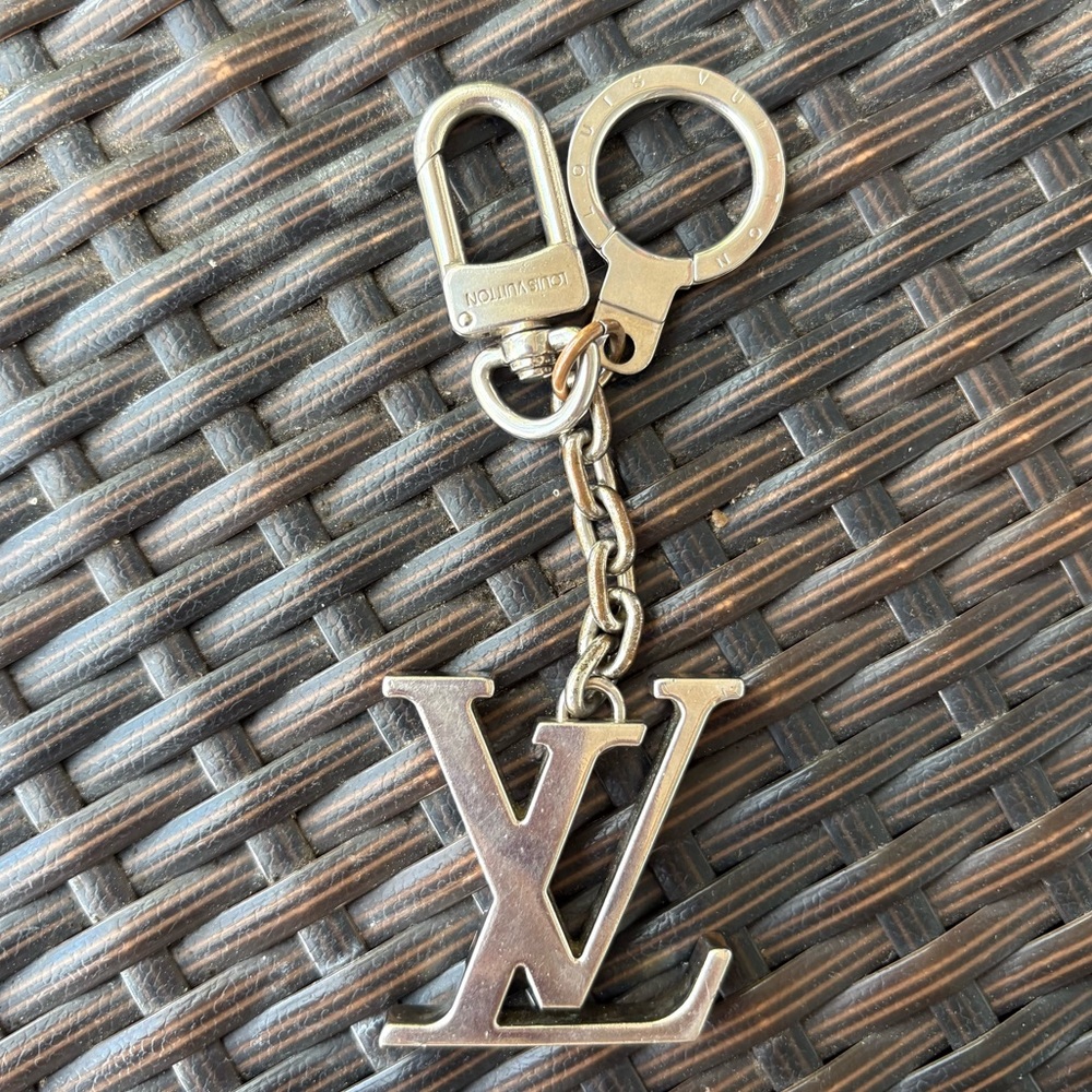 Louis Vuitton LV Silver Tone Keychain Bag Charm Accessory